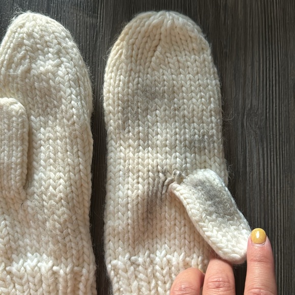 Winter Mittens - Picture 3 of 3